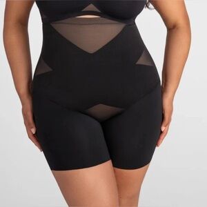 Honey love Womens Size 3X Sculpt SuperPower Girl Short